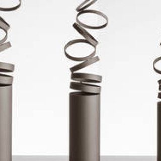 これぞ遊び心の産物。生ける花の変化に合わせて形状が変化するフラワーベース ｜DANESE