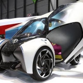 3人乗りの小型EVコンセプトモデル「i-TRIL」をジュネーブでワールドプレミア|Toyota