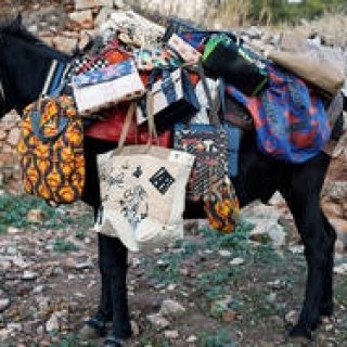 アフリカバッグを紹介するポップアップイベント｜Vivienne Westwood