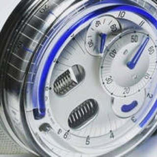 時の経過をビジュアル化するために、最先端の液体テクノロジーを駆使｜HYT