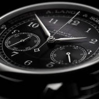 BLACK & WHITEの鮮烈なカラーコンビネーション｜A.LANGE＆SÖHNE