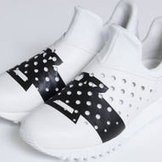 「オニツカタイガー」と「アンリアレイジ」のコラボレーションスニーカー｜Onitsuka Tiger