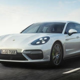 パナメーラ スポーツツーリスモにターボとハイブリッドの新モデル｜Porsche
