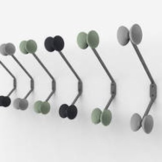 クラフトの痕跡と不完全さ。人気デザイナー兄弟による美しいコートハンガー｜MAGIS