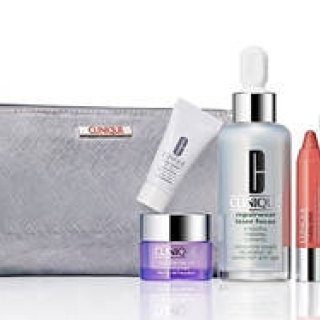 ホリデイシーズンのお楽しみ！　今年も多彩なセットがクリニークから到着｜Clinique 