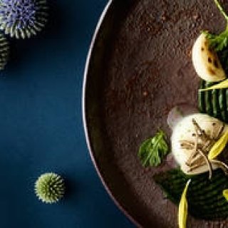 「北斎とジャポニスム」展とコラボレーションしたアヴァンギャルドフレンチ｜CONRAD TOKYO