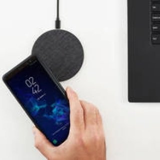 無接点充電（Qi）対応。極薄ワイヤレスチャージャー「Owen」｜Bluelounge