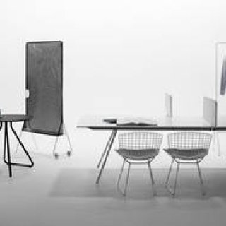 卓球台にもなるオフィス家具？　i+（アイプラス）の新作｜i+　