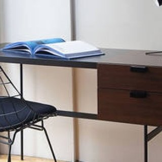 ピエール・ポランによる無駄を排除したデスク。数量限定で復活生産｜METROCS