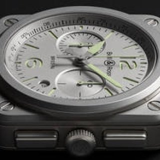 ベル&ロスから「BR 03-94 HOROLUM」クロノグラフが登場|Bell & Ross