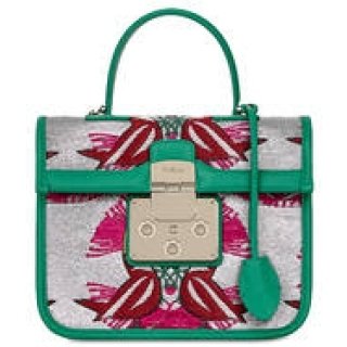 「ヴェネチアへの旅」がテーマ。フルラ2018春夏コレクション｜FURLA 