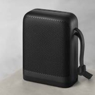 力強いサウンドを持ち運ぶ。バング&オルフセン「BEOPLAY P6」|B&O PLAY