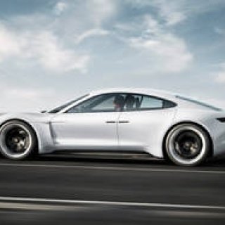 ポルシェ初のEV「ミッションE」を2020年に日本で発売|Porsche
