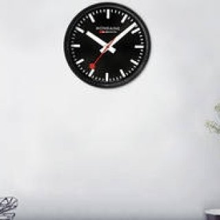 ウォールクロックに新色のブラックカラーが仲間入り｜MONDAINE
