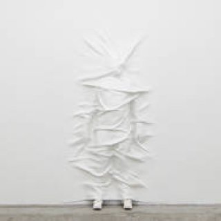 現代アーティスト、ダニエル・アーシャム「アーキテクチャー・アノマリーズ」展｜ART