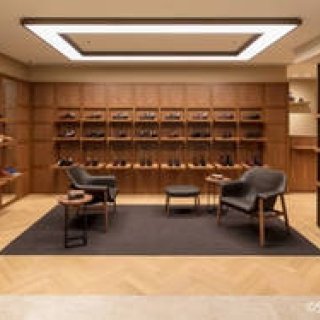 ジョンロブが初の修理工房を併設した直営店オープン｜JOHN LOBB