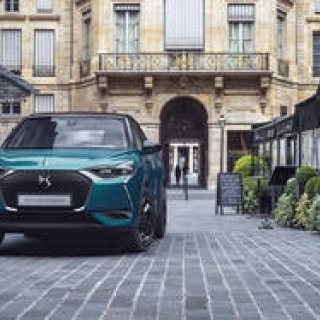 日本発売前のDS 3クロスバックを全国で巡回展示|DS