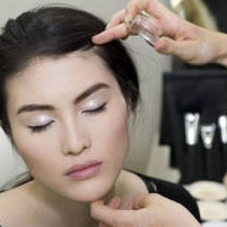 CHANEL｜「2012春夏プレタポルテコレクション」バックステージメイクアップ ギャラリー