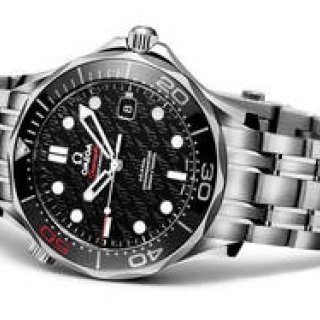 OMEGA｜ボンド映画50周年 記念限定モデル「シーマスター プロダイバーズ300M」 ギャラリー