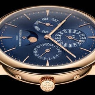 ミッドナイトブルーに彩られた超薄型の永久カレンダーウオッチ｜VACHERON CONSTANTIN