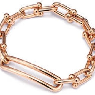 インダストリアルな美しさを引き立てる新ジュエリー｜TIFFANY & CO.