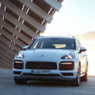 ポルシェ新型「カイエン Eハイブリッド」の予約受注を開始｜Porsche