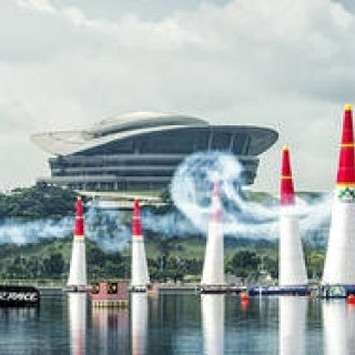 BREITLING｜空のレースを支えるブライトリング ギャラリー