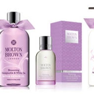 中国・九寨溝に伝わる女神伝説から生まれた新フローラルコレクション｜MOLTON BROWN ギャラリー