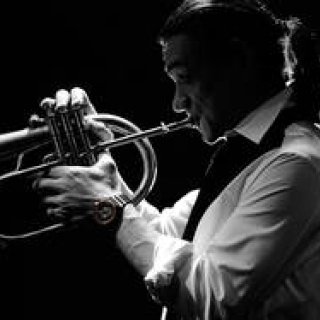 ブラックとゴールドに彩られたシチズンの限定モデル｜ CITIZEN ギャラリー