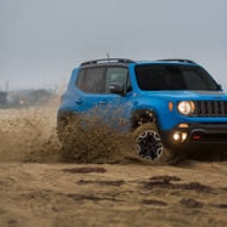 ジープ初のコンパクトモデル、レネゲードに試乗｜Jeep ギャラリー