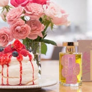 ローズベーカリー銀座に「ローズ プリヴェ」アフタヌーンティー登場｜L’Artisan Parfumeur ギャラリー