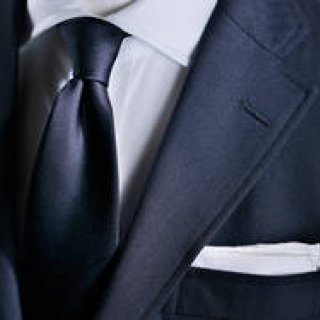 “ハレの日” の装いにフェアファクスが提案するネイビーのシルクタイ｜FAIRFAX ギャラリー