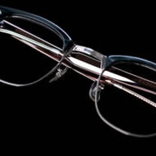 特集｜いま手に入れるべき「ブロウ型」の眼鏡8本 ギャラリー