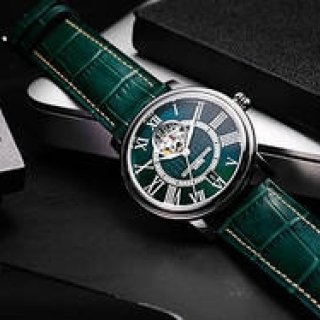 フレデリック・コンスタントのグリーンに彩られた限定モデル｜FREDERIQUE CONSTANT ギャラリー