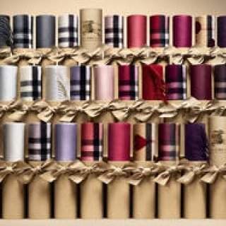 バーバリーからこの冬を優しく包む、極上のカシミア2アイテム登場｜Burberry ギャラリー（1）