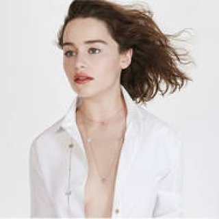 ディオールのキャンペーンビジュアルに女優エミリア・クラークが登場｜DIOR ギャラリー