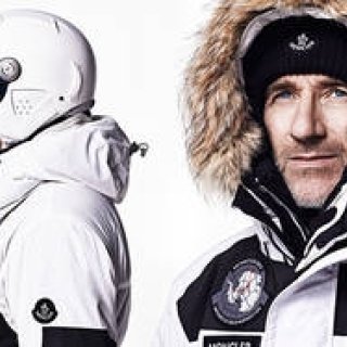 モンクレールの究極ウェアを着用し、南極単独探検に挑む｜MONCLER ギャラリー