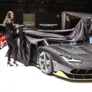 ジュネーブを沸かせた2台の猛牛｜Lamborghini ギャラリー