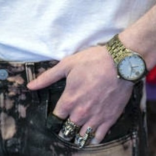 2017年ウィメンズ クルーズ コレクションにて新作ウォッチを発表｜GUCCI ギャラリー