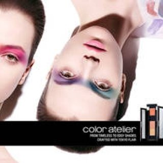 コムアイ登場のイベントも大盛況！ 100色の色で遊べるプレスドアイシャドー発売｜shu uemura ギャラリー