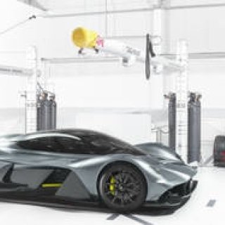 アストンマーティン、レッドブル・レーシングとコラボレーションしたハイパーカーを発表｜Aston Martin ギャラリー