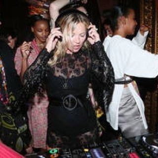 ミュウミュウ 2017年 クルーズコレクション[ランウェイ／セレブスナップ]｜MIU MIU