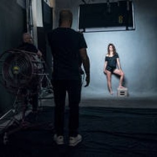 「2017年版ピレリカレンダー」のバックステージ画像を公開｜PIRELLI ギャラリー