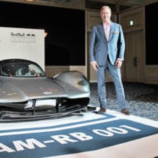 公道走行可能なハイパーカー「AM-RB001」日本初公開｜Aston Martin ギャラリー