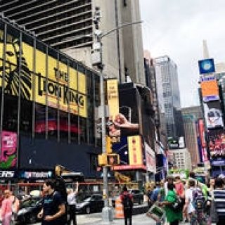 早めの夏休み、オフは目一杯のN.Y｜戸田恵子 ギャラリー