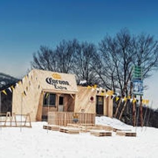 コロナの冬キャンペーン「CORONA WINTER ESCAPE」｜CORONA ギャラリー