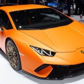ウラカンのハイパフォーマンスモデル「ペルフォルマンテ」登場｜Lamborghini ギャラリー