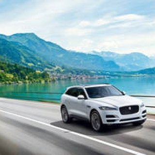 WCOTY受賞を記念したFペイスの特別仕様車｜Jaguar ギャラリー