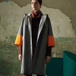 マルニとストゥッテルハイムがコラボレートして生まれたレインコート｜MARNI ギャラリー