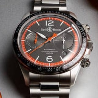 誕生20周年を迎えたVintageシリーズから、新作「BR V2 ガード・コート」が登場｜Bell & Ross ギャラリー